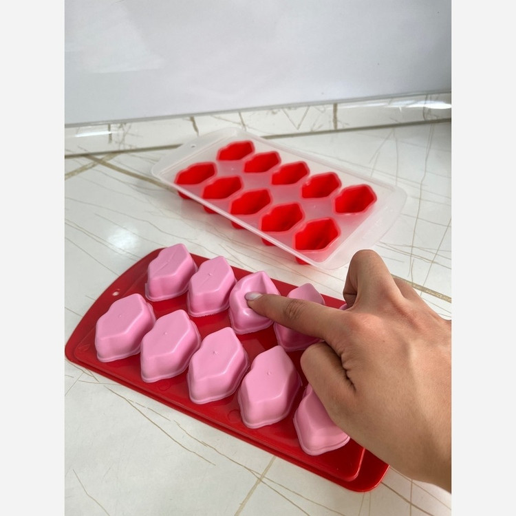 قالب یخ سیلیکونی طرح لب