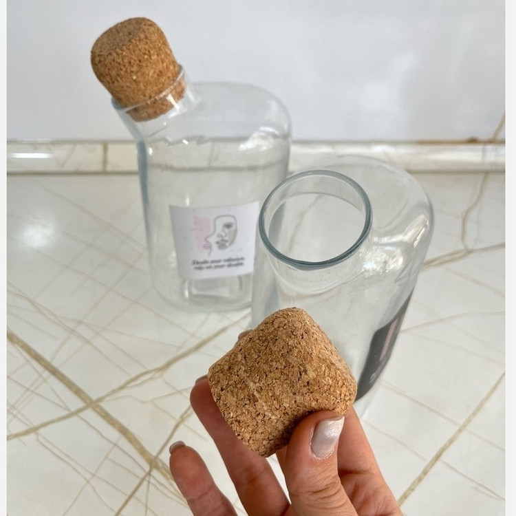 بطری شیشه ای درب چوب پنبه
