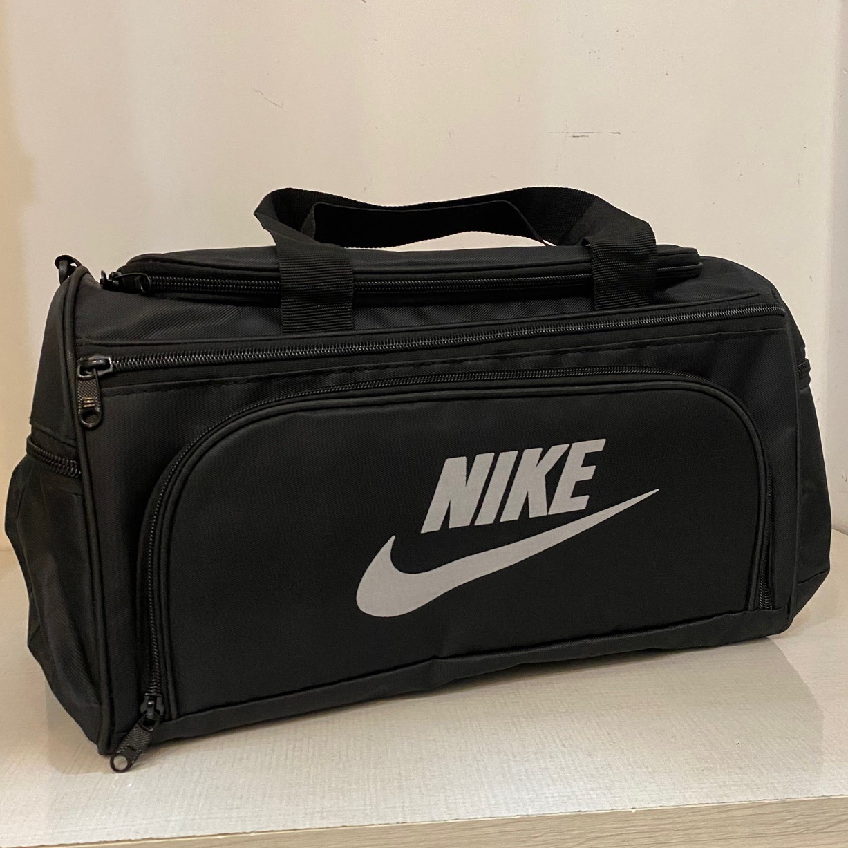 ساک ورزشی Nike ،جاکفشی دار(پس کرایه)