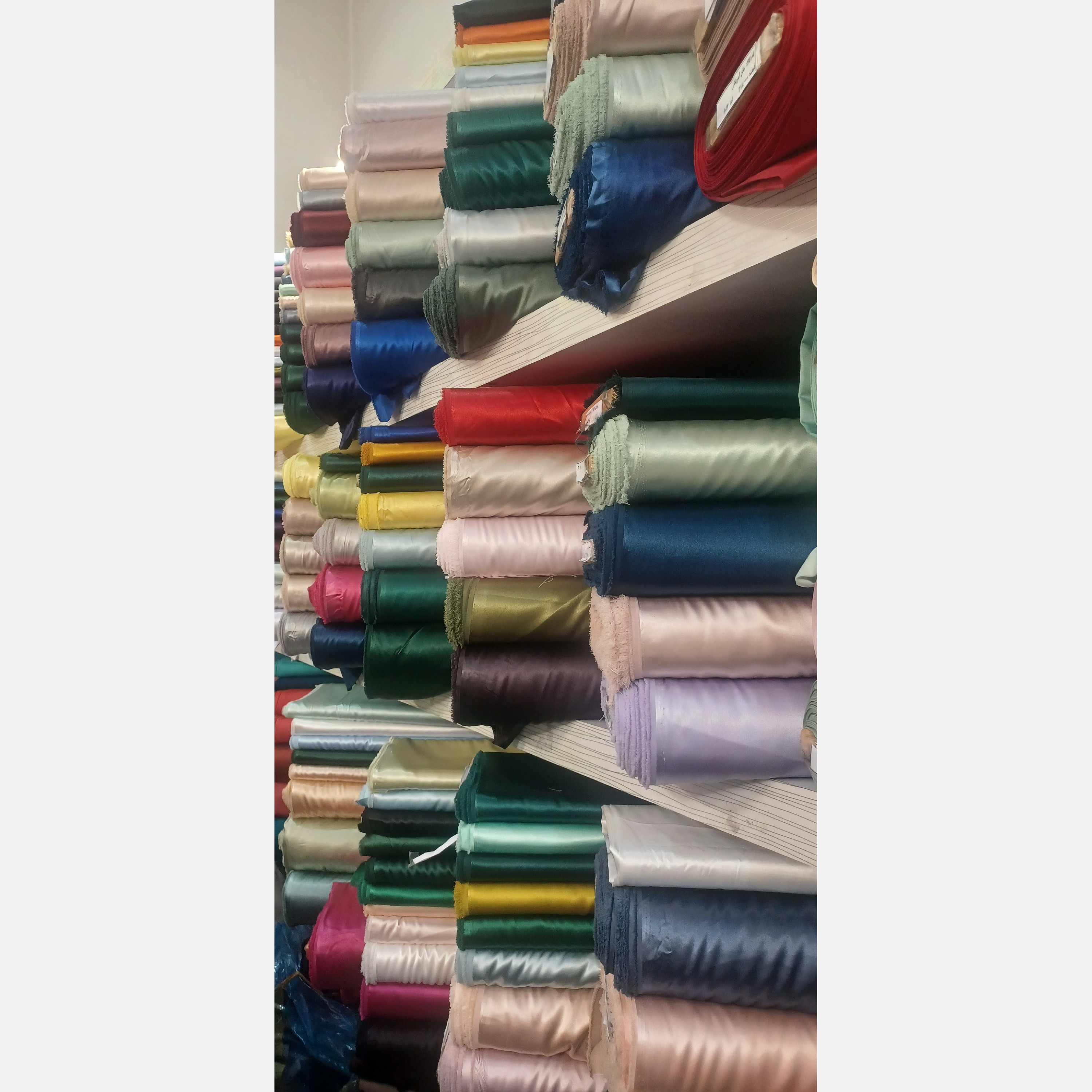پارچه ساتن ال ایکس اورجینال متری 368/000. 458/000 - کد 1016