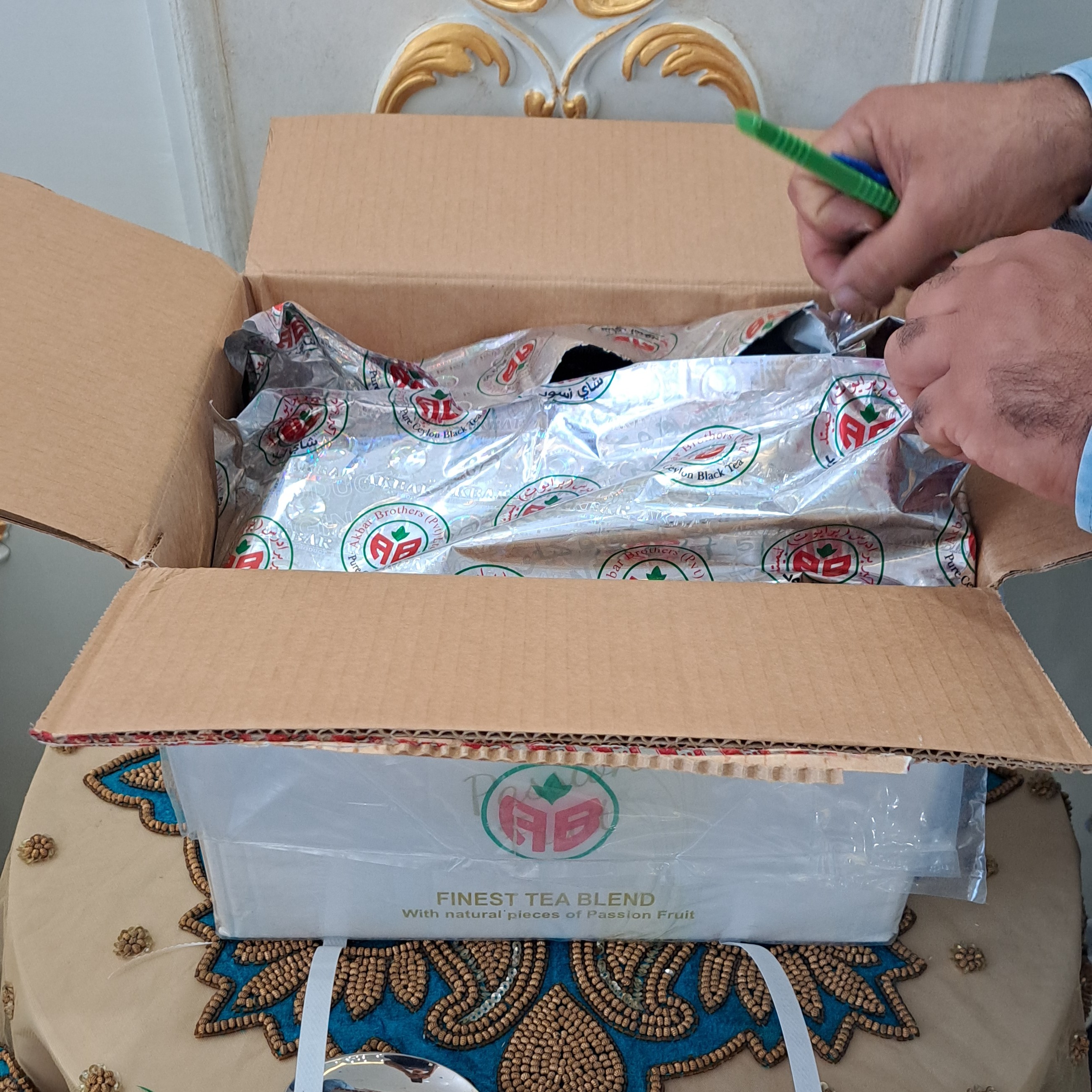 چای مراکشی اکبر اصل (سریلانکا) استوایی طعم میوه انبه و هلو