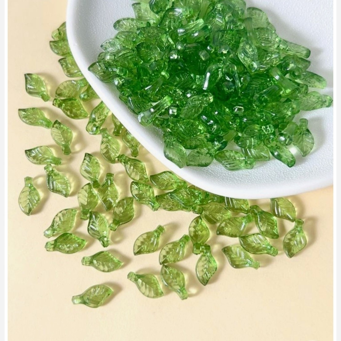 مهره طرح برگ ریز حدودیک سانت سبزروشن پک ده عددی