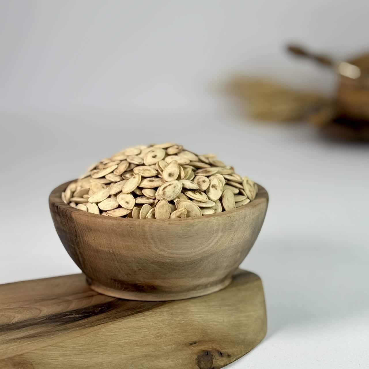 تخمه کدو دو آتیشه خالدار برشته درشت ایرانی 1 کیلویی