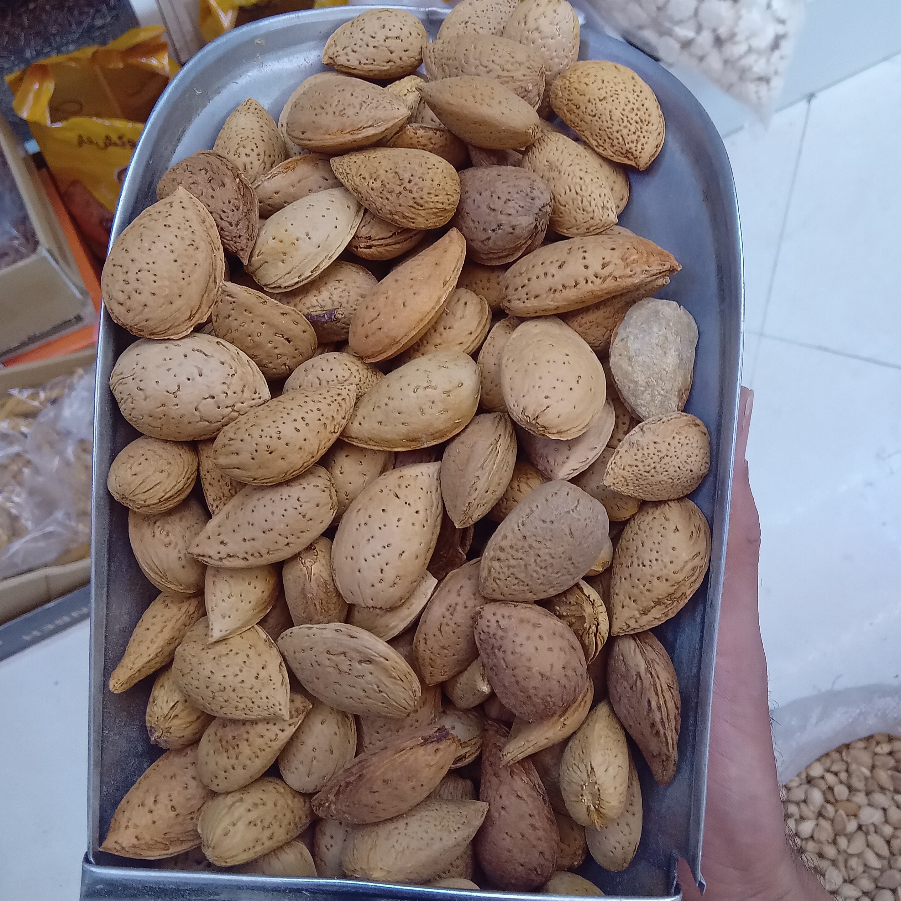 بادام سنگی تازه و درجه یک 500 گرم