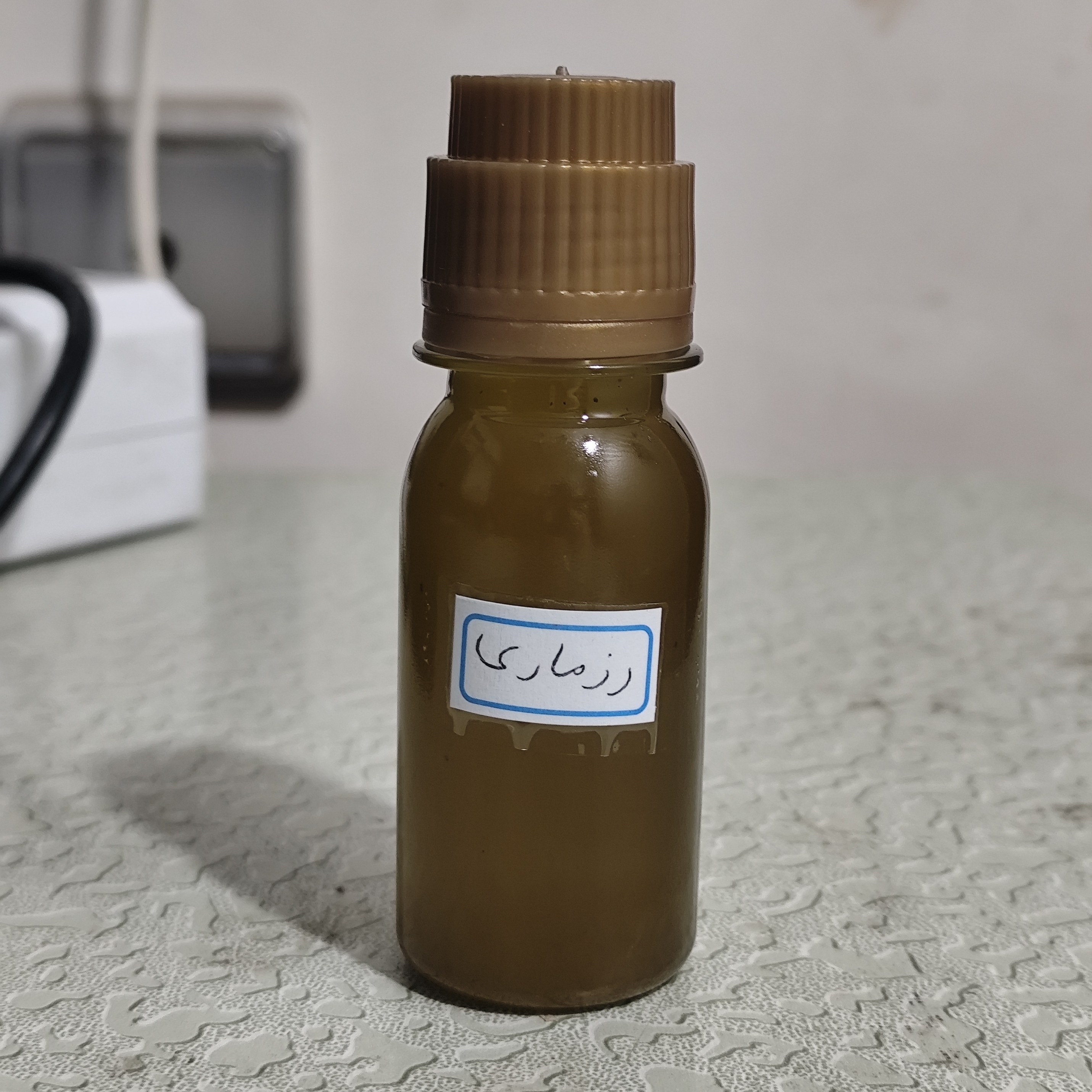 روغن رزماری اصل و خالص 60 میلی (ریزش مو پرپشت کننده مو تقویت مژه و ابرو تقویت ریش و سبیل)