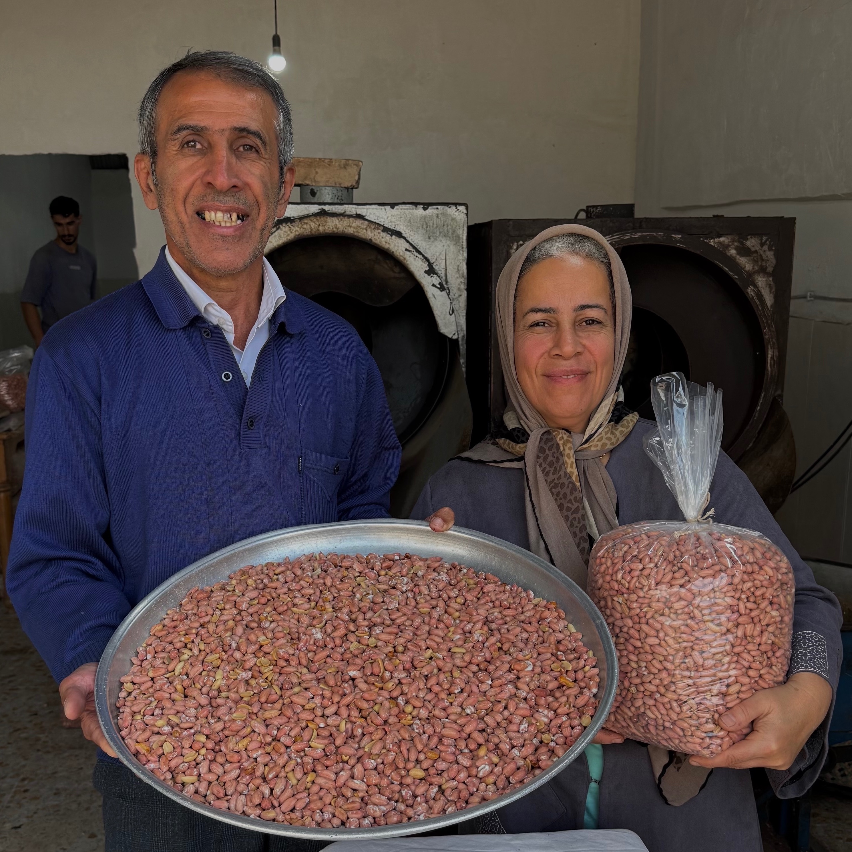 بادام زمینی درشت آستانه اشرفیه(ارسال رایگان) یک کیلویی