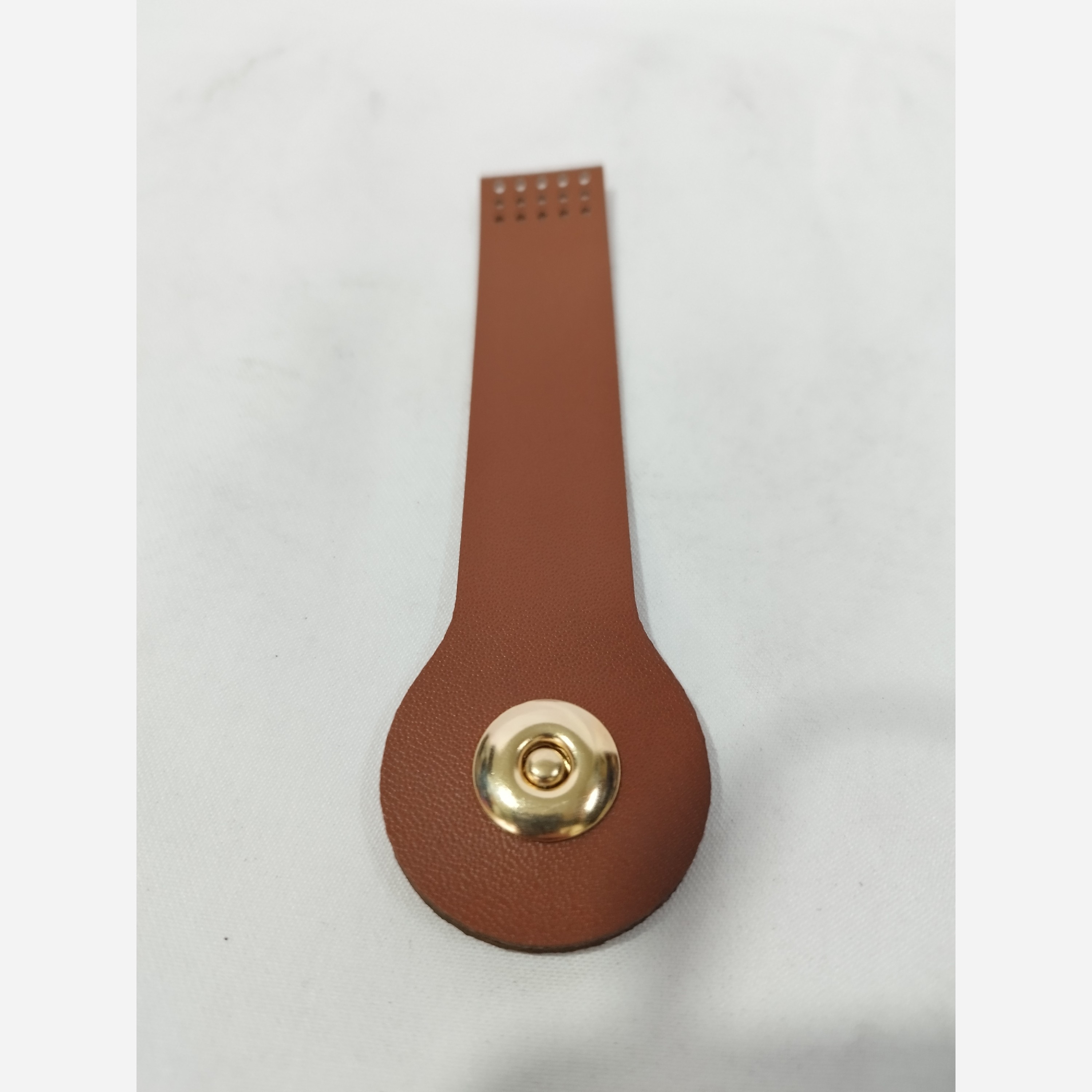 دکمه مگنتی چرمی رنگ عسلی کد 303