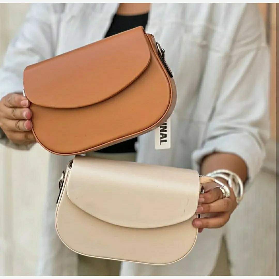 کیف دخترانه و زنانه پاسپورتی دارای بند بلند