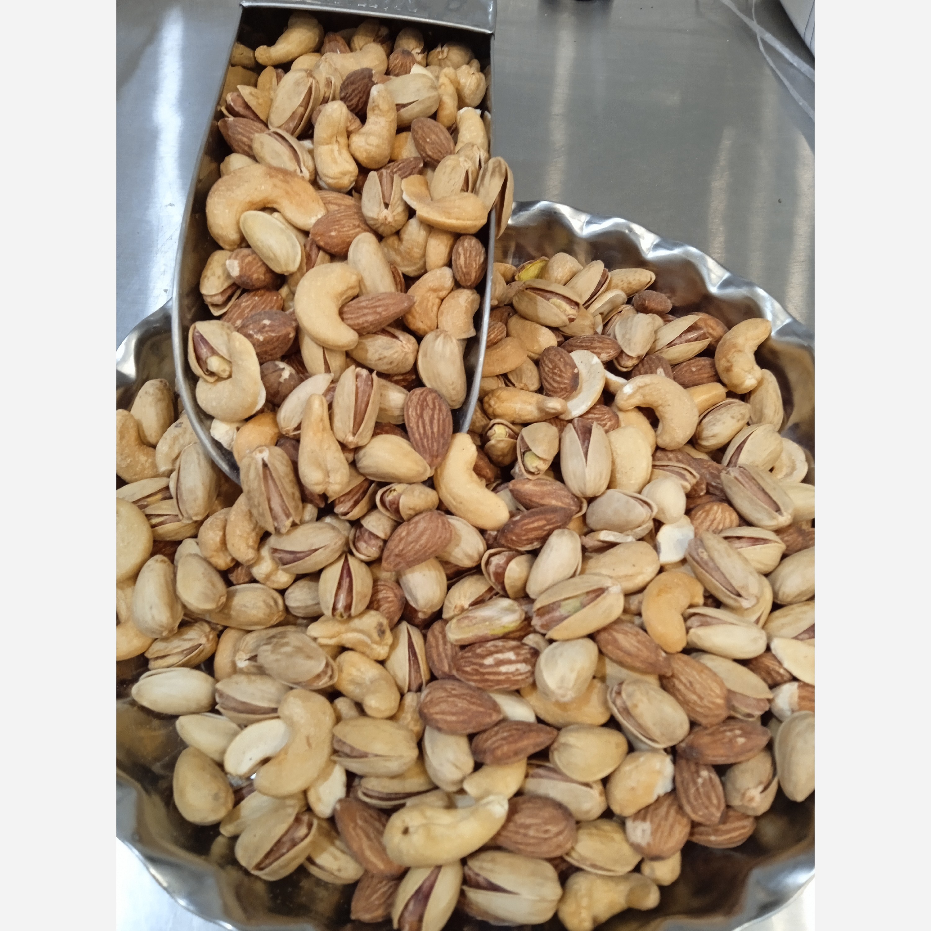 آجیل چهار مغز کم نمک 100 و 1000 گرمی
