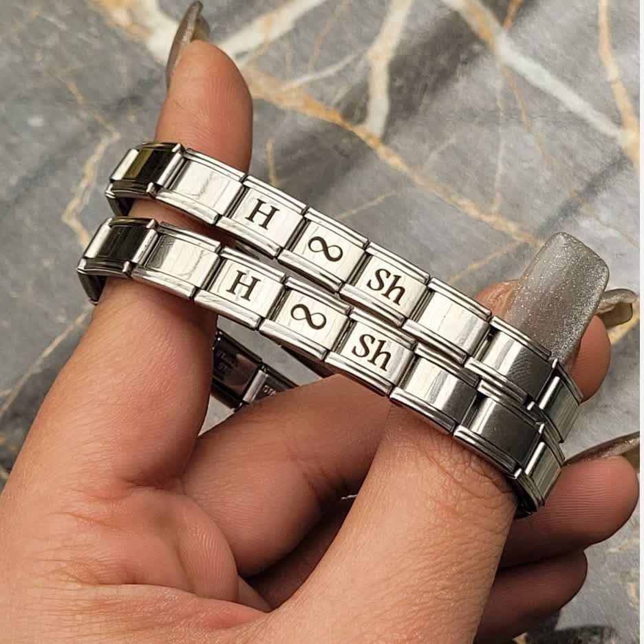 دستبند مردانه و زنانه چارم با حک دلخواه جنس استیل رنگ ثابت