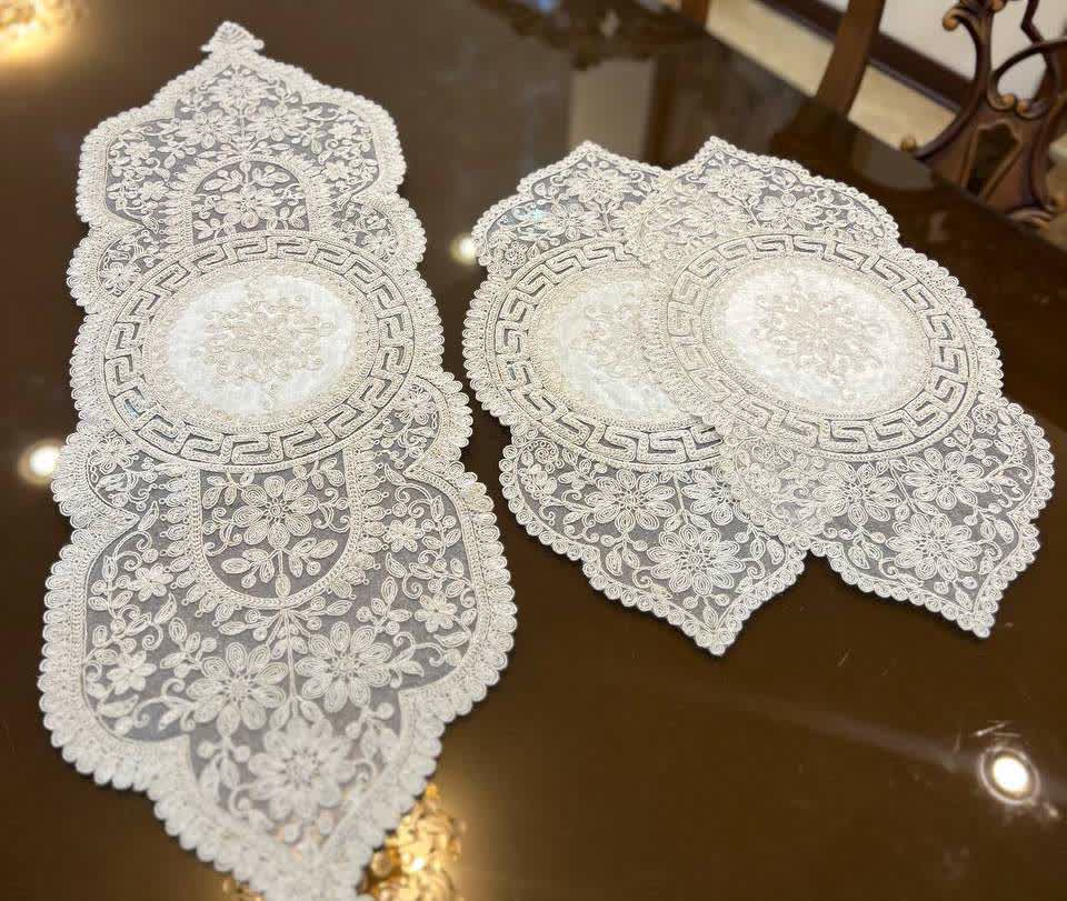 رومیزی 3 تکه جلومبلی و عسلی دانتل طرح ترک مدل ورساچه