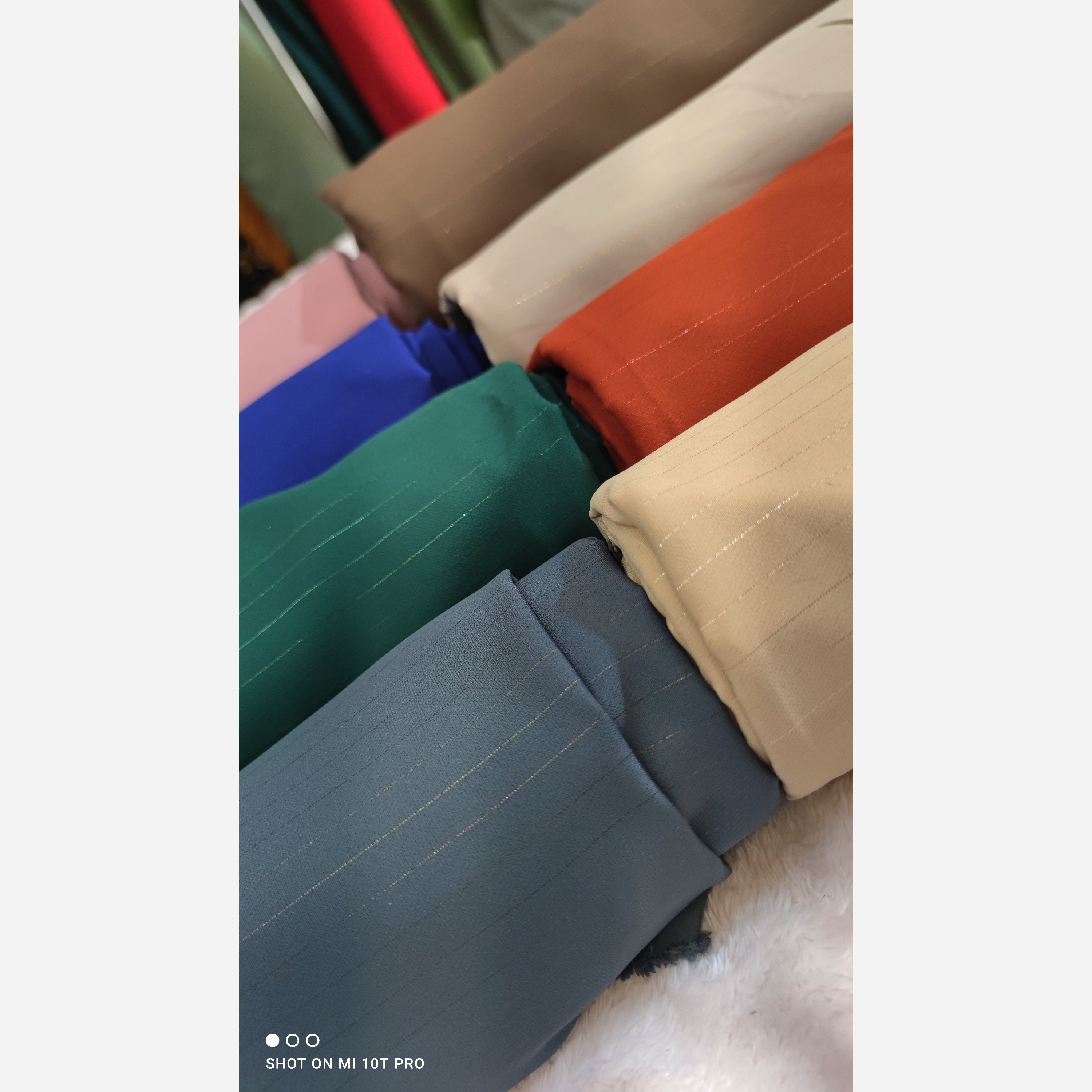 پارچه مازراتی دیپلمات